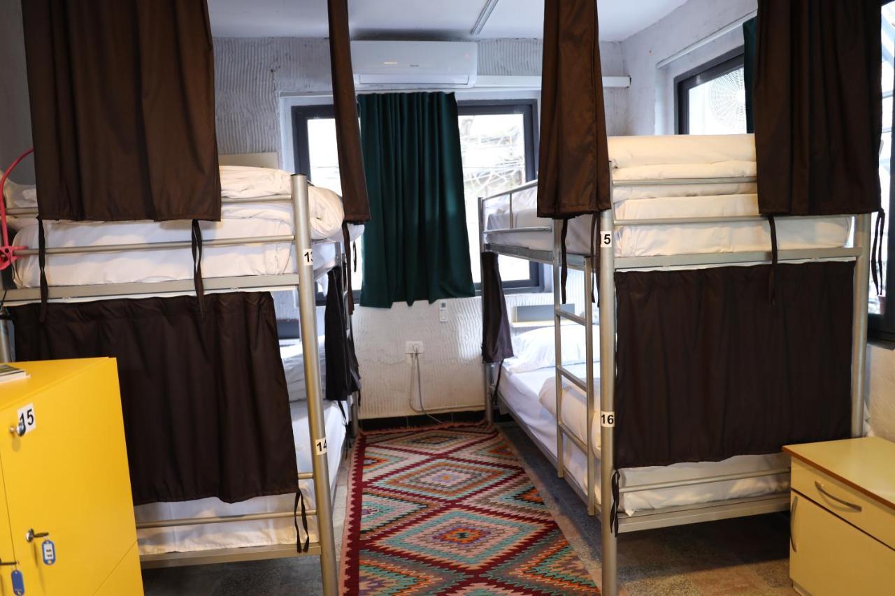 Hoja Hostel Tirana Buitenkant foto